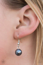 Load image into Gallery viewer, Lady In Waiting - Silver