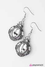 Load image into Gallery viewer, Royal Palace - White
