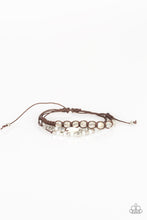 Load image into Gallery viewer, Trendy Tourist - White
