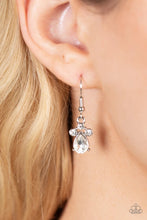 Load image into Gallery viewer, Flawlessly Famous - Red
