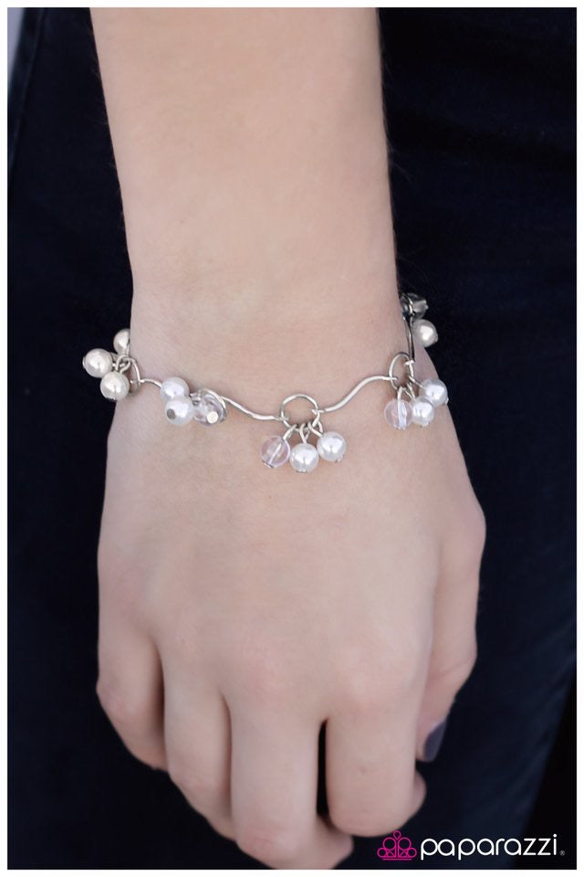 Metropolitan - White